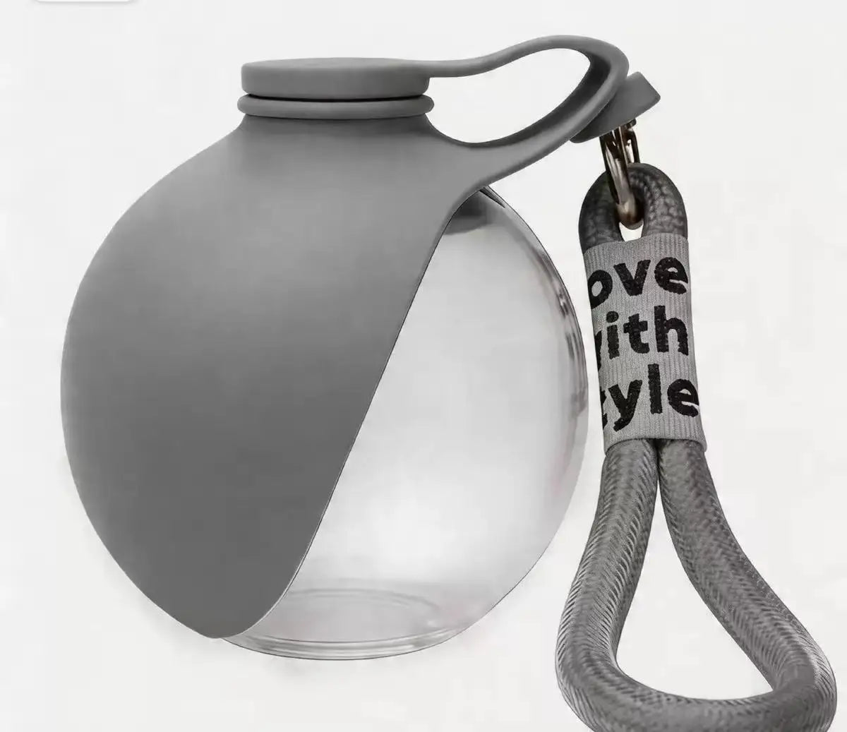 1PC, 545ml Portable & Hangable & Lightweight Pet Water Bottle for On-the-Go Outdoor Use. Food-grade Silicone Bottle.